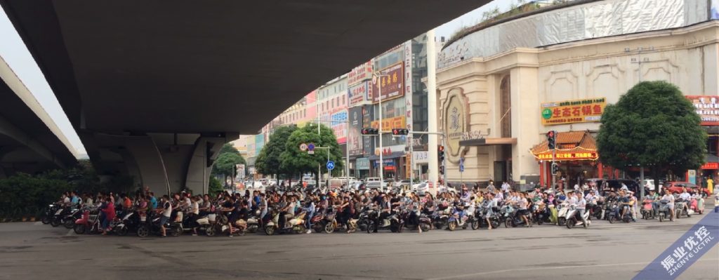 圖10 “蓄水”管理非機(jī)動(dòng)車，解決機(jī)非沖突