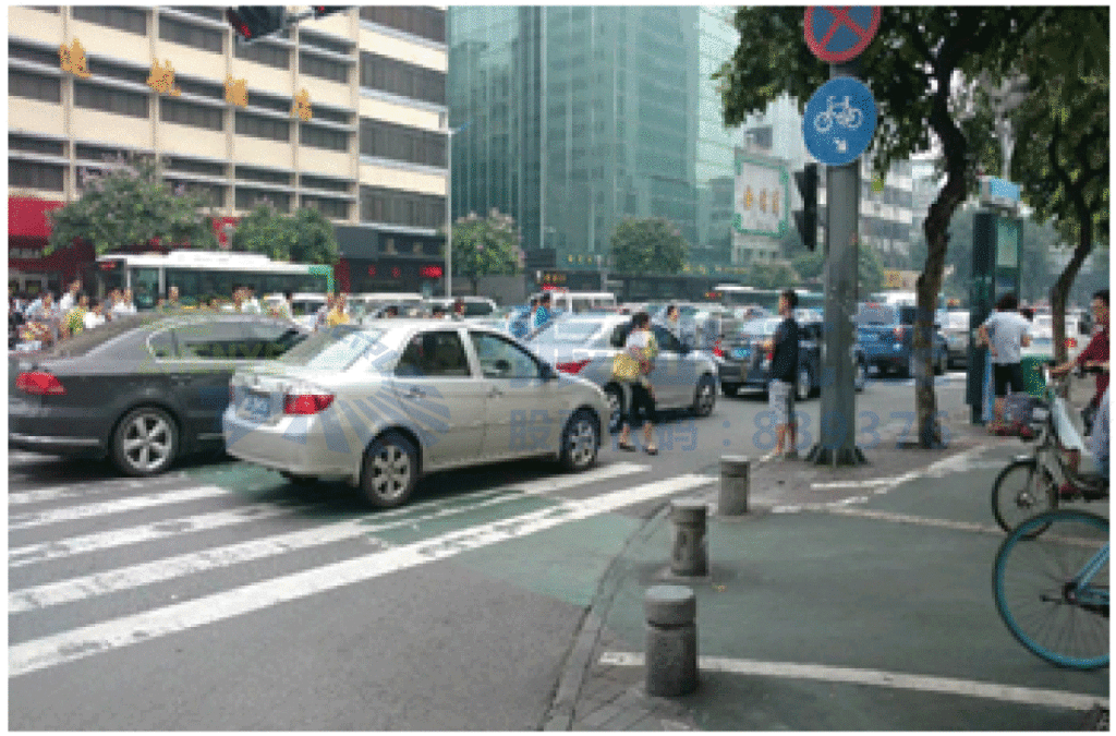 圖3 醫(yī)院南門(mén)排隊(duì)車(chē)輛