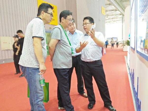 圖4 CEO陳寧寧介紹我司情況