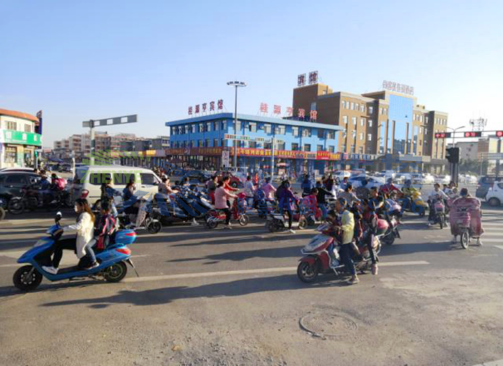 圖3 路口秩序混亂