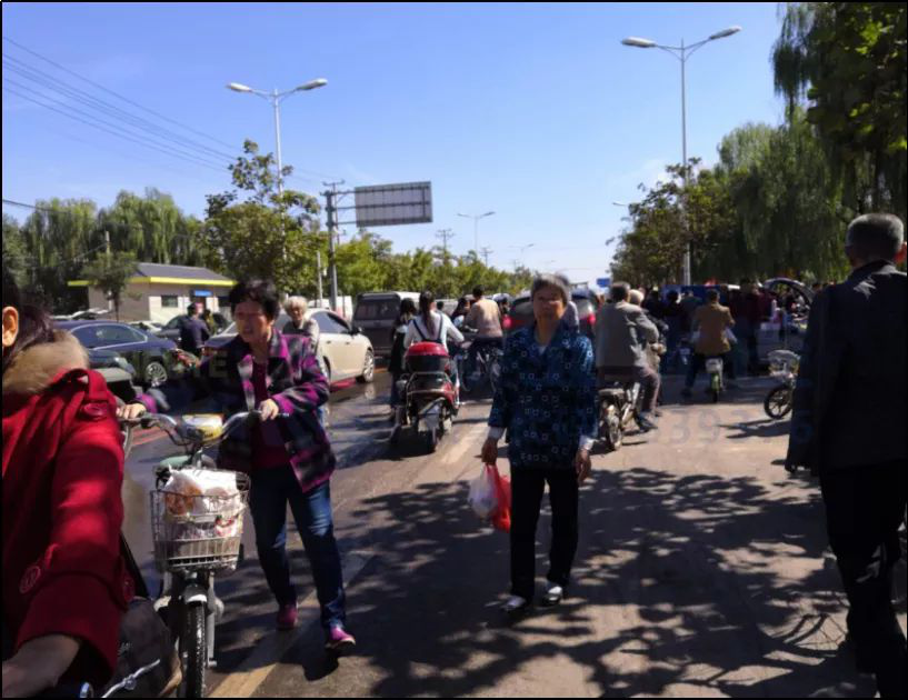 圖3 柳根街交通秩序混亂