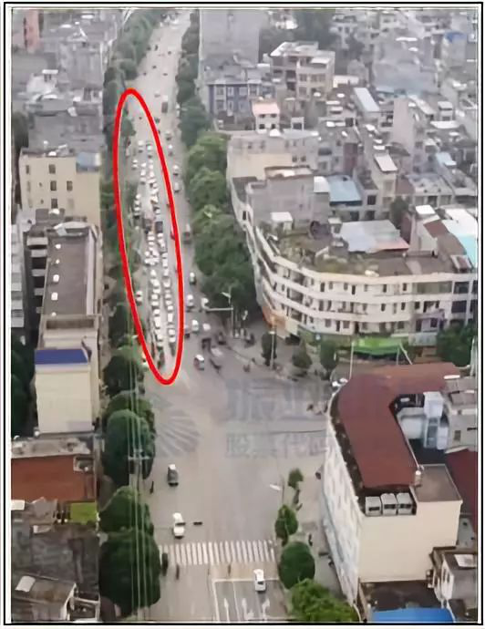 圖3 左轉(zhuǎn)排隊(duì)過(guò)長(zhǎng)