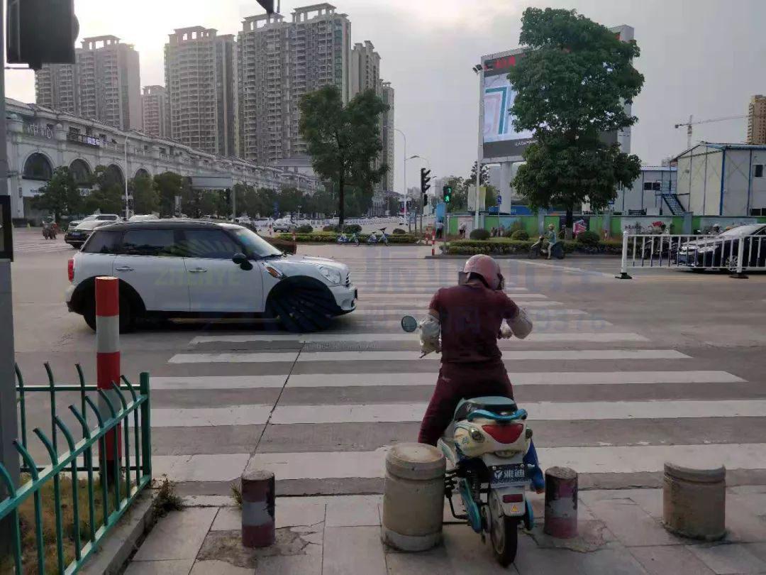 圖4 直行機動車與行人沖突示意圖
