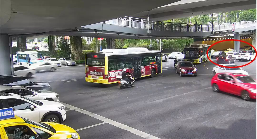 圖5 東進(jìn)口回溢至上游路口