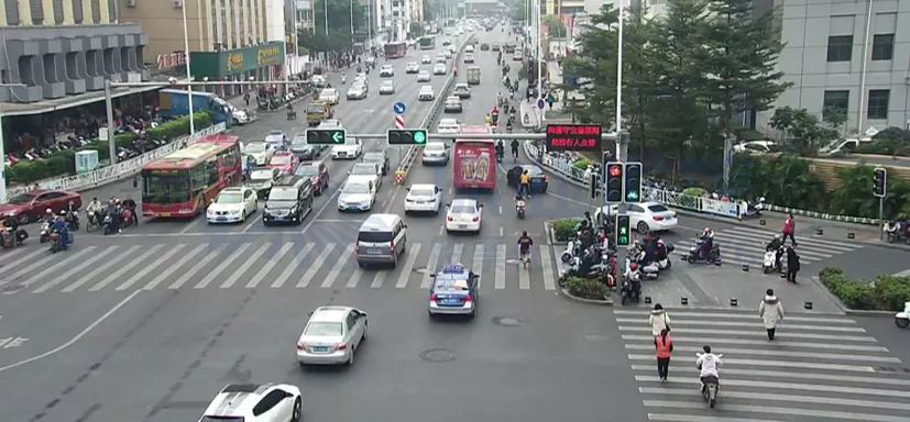 圖9 路口信號燈燈控實拍圖（優(yōu)化后）