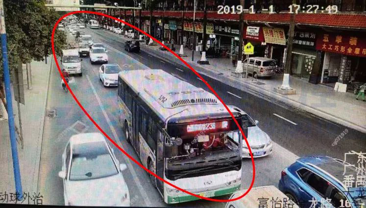 圖5 次晚高峰東進口排隊較長（優(yōu)化前）