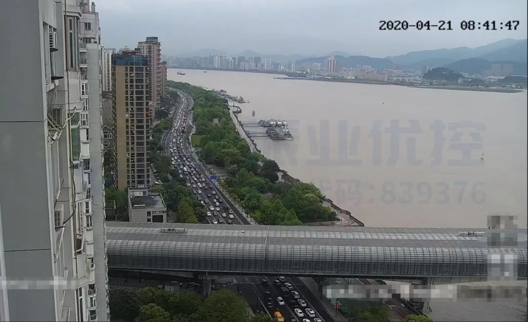 圖4 路段車輛排隊(duì)情況（優(yōu)化前）