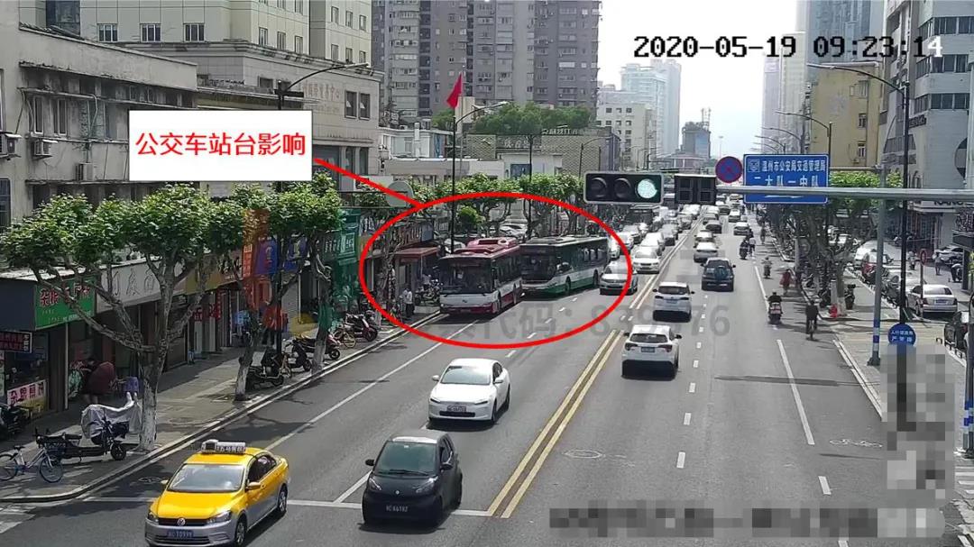 圖4 公交車?？空竞笳加密嚨? width=